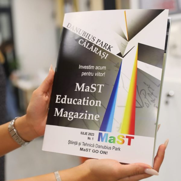 Lansarea primului număr al revistei "Magazin de cultură științifică și tehnică Danubius Park"