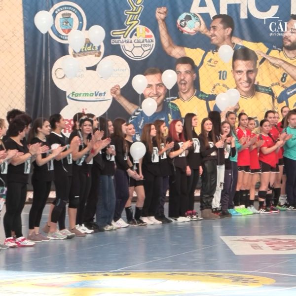 O sală plină de emoții, la Călărași. Meci de handbal în memoria sportivei care astăzi ar fi împlinit 21 de ani