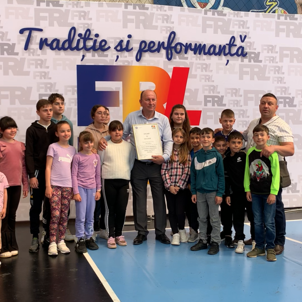 Foto Calarasipress.ro / [centru] - Dan Velicu - primar comuna Ciocănești / [dreapta] - Gheorghe Nane - președinte ACS Micii Luptători