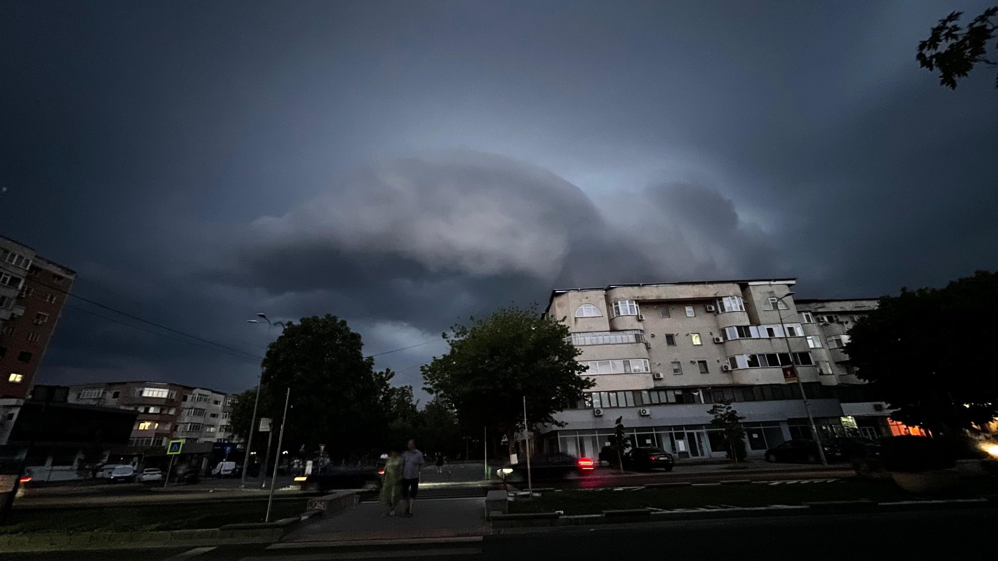 Foto: Calarasipress.ro | COD PORTOCALIU - Bulevardul Nicolae Titulescu, mun. Călărași