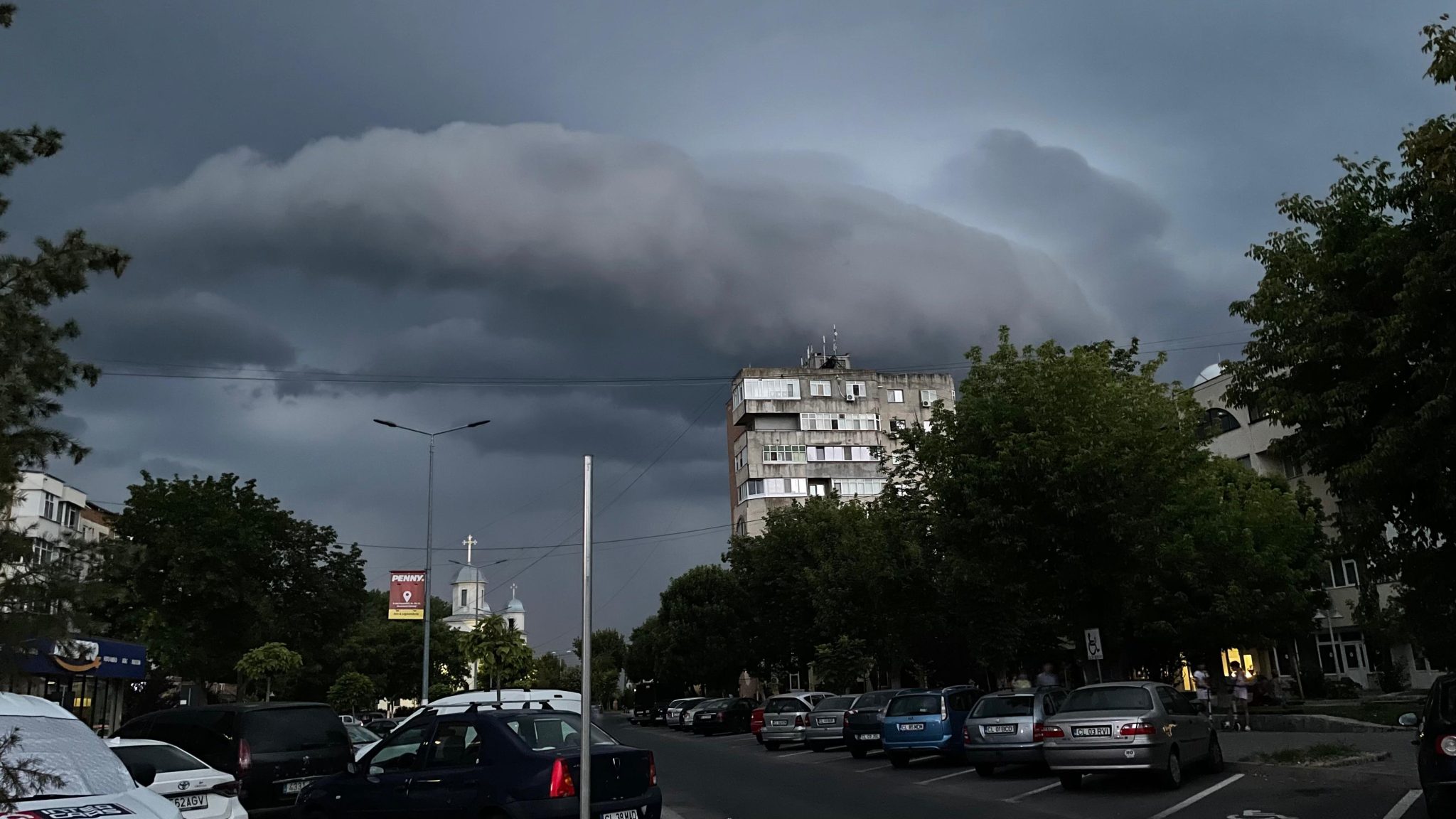 Foto: Calarasipress.ro | COD PORTOCALIU - Bulevardul Nicolae Titulescu, mun. Călărași