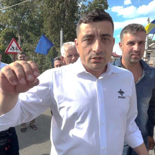 Numele candidaților AUR pentru alegerile parlamentare, ținute la secret de George Simion. Presiunile financiare, un factor de decizie