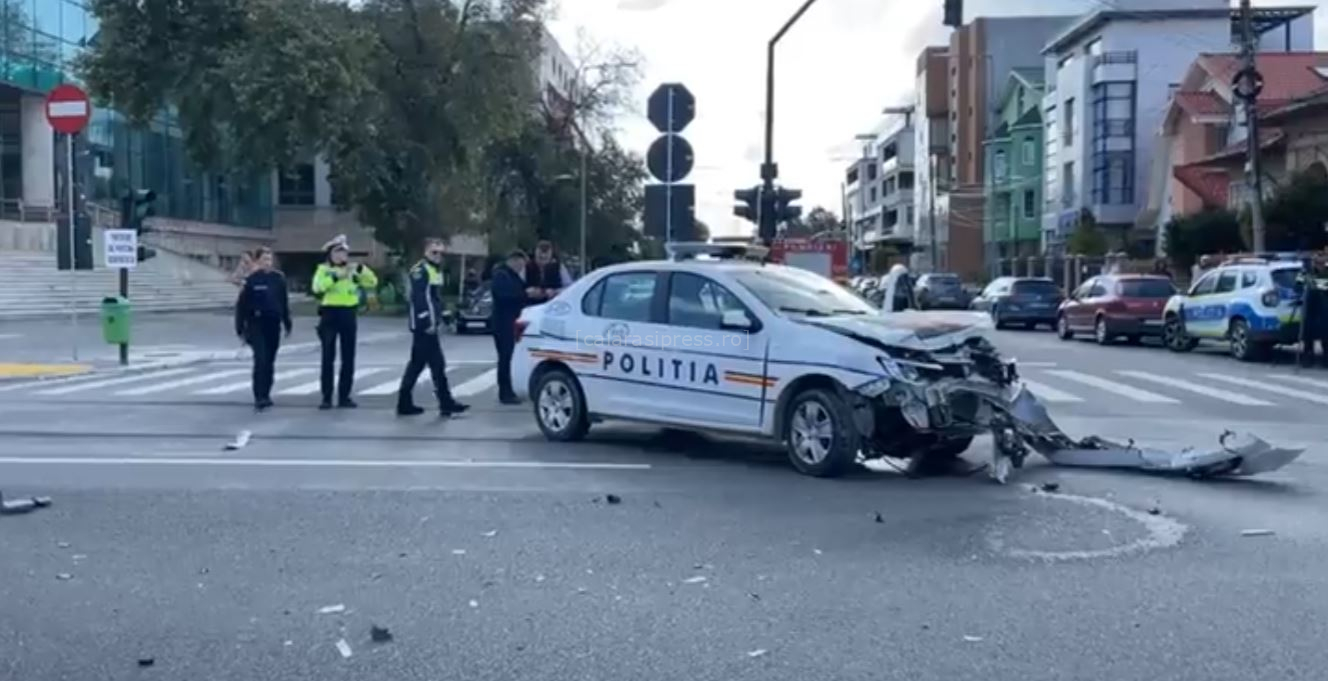 Polițistul și șoferul au rămas fără permise după accPolițistul și șoferul au rămas fără permise după accidentul de pe strada București din zona Volnaidentul de pe strada București din zona Volna