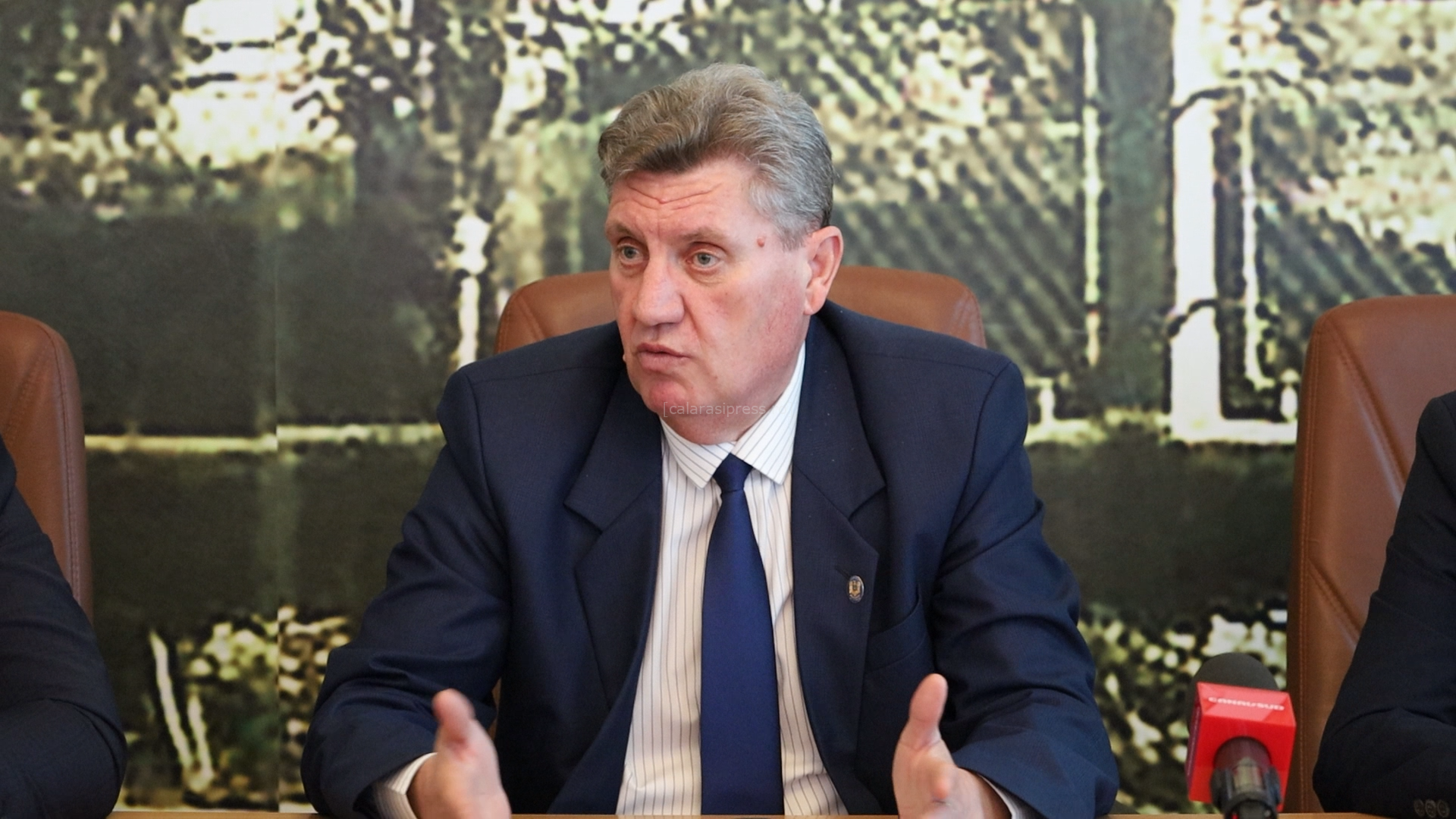 Serviciile de pașapoarte și permise ar putea fi mutate în Palatul Prefectural din Călărași. Prefectul Laurențiu State: „Este o variantă pe care o analizăm serios”