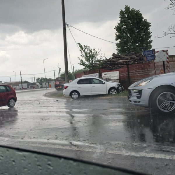 Accident rutier la ieșirea din Călărași, în zona Canton: două autoturisme implicate, trafic îngreunat