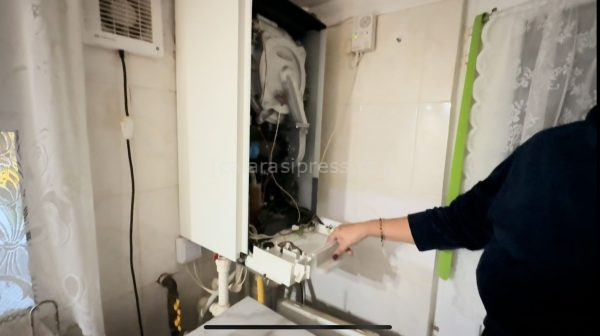 Călărași: O familie de pe strada Independenței s-a trezit cu centrala arsă și prizele afumate. PPC verifică situația și promite sprijin pentru despăgubiri