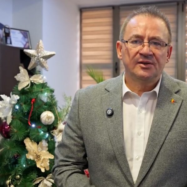 Colindători și spirit de sărbătoare la Primăria Municipiului Călărași