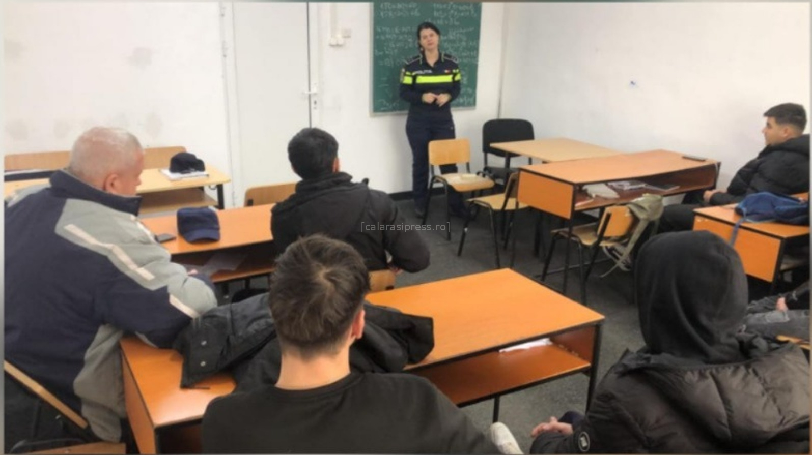 Acțiune a poliției și jandarmeriei pentru siguranța elevilor din Oltenița și Călărași