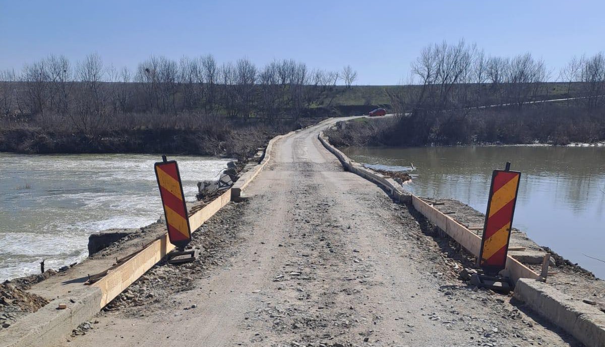 Circulația pe podul dintre Crivăț și Budești, închisă pentru lucrări de consolidare