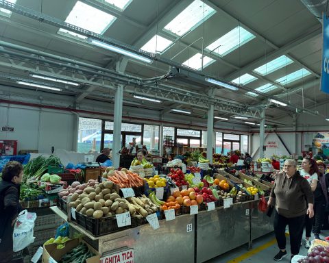 DESCINDERI ÎN PIEȚELE DIN CĂLĂRAȘI! Amenzi uriașe de 137.000 de lei și dosare penale după controalele polițiștilor