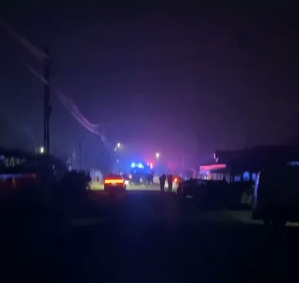 Incendiu într-o locuință din Roseți. O persoană a fost rănită după ce focul ar fi pornit de la o lumânare