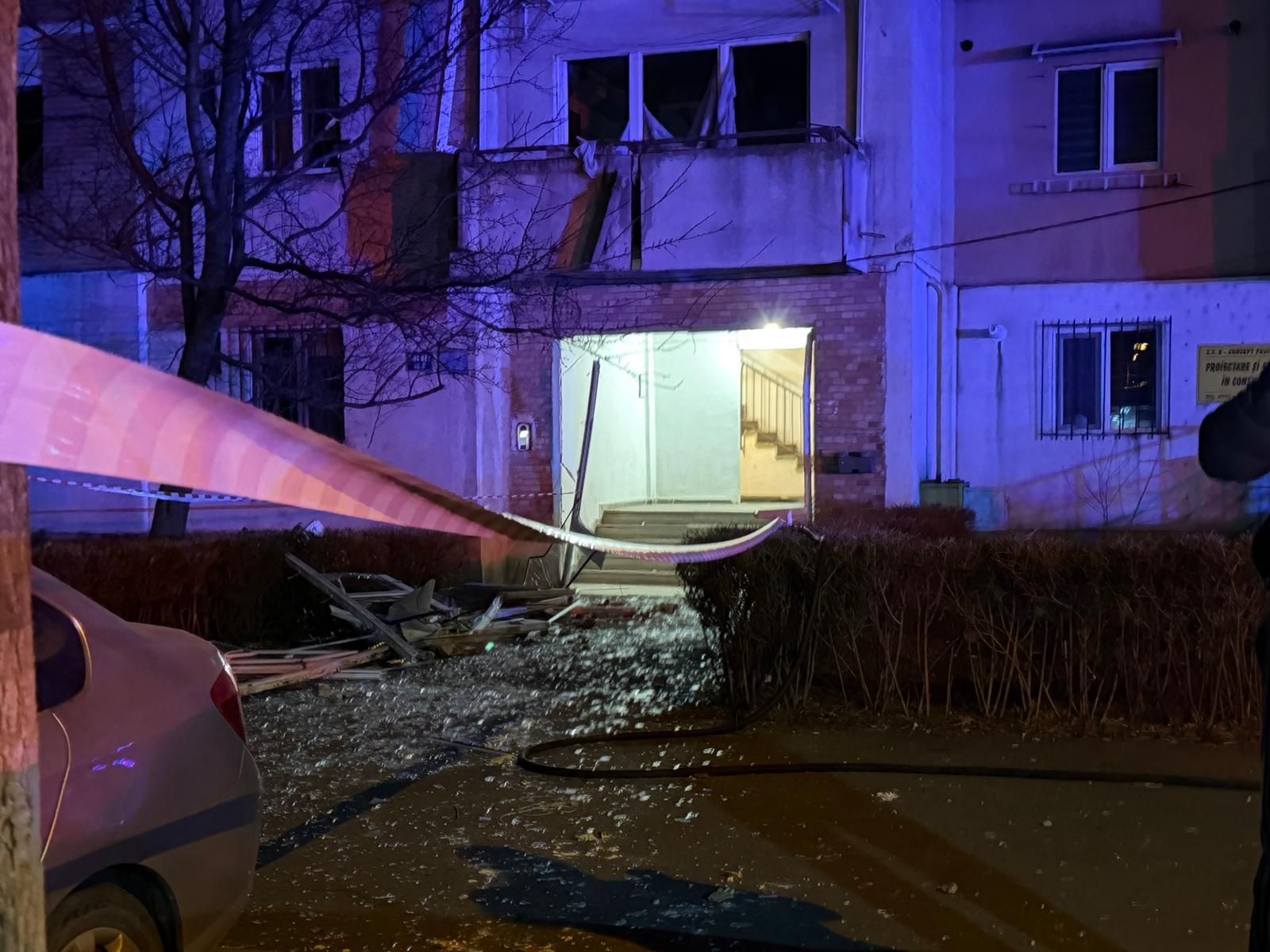ACTUALIZAT: Explozie puternică într-un bloc din Călărași. 10 apartamente afectate, 17 persoane evacuate