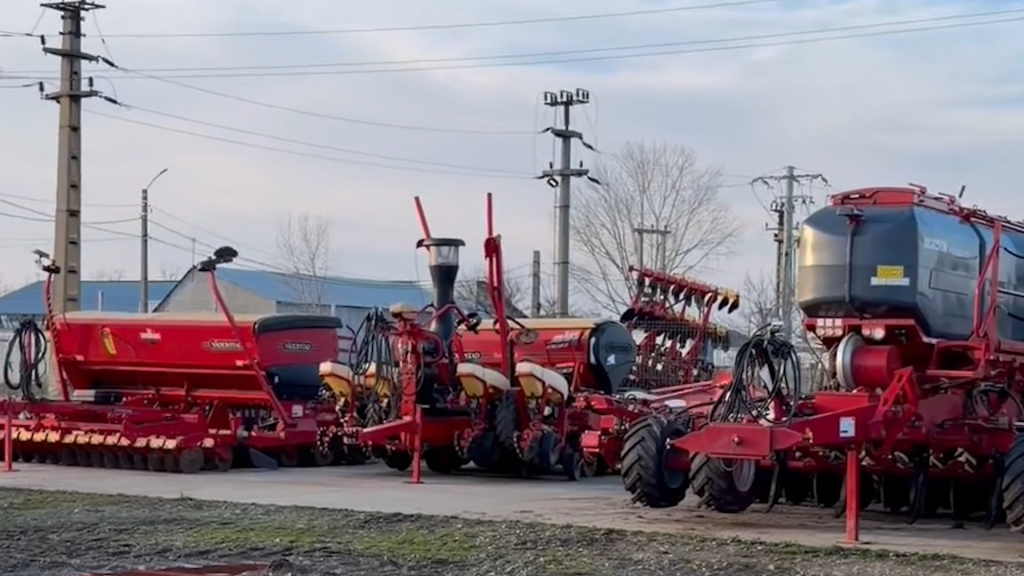 Fermă agricolă modernă dezvoltată în comuna Grădiștea: investiții de milioane de euro în agricultură și irigații