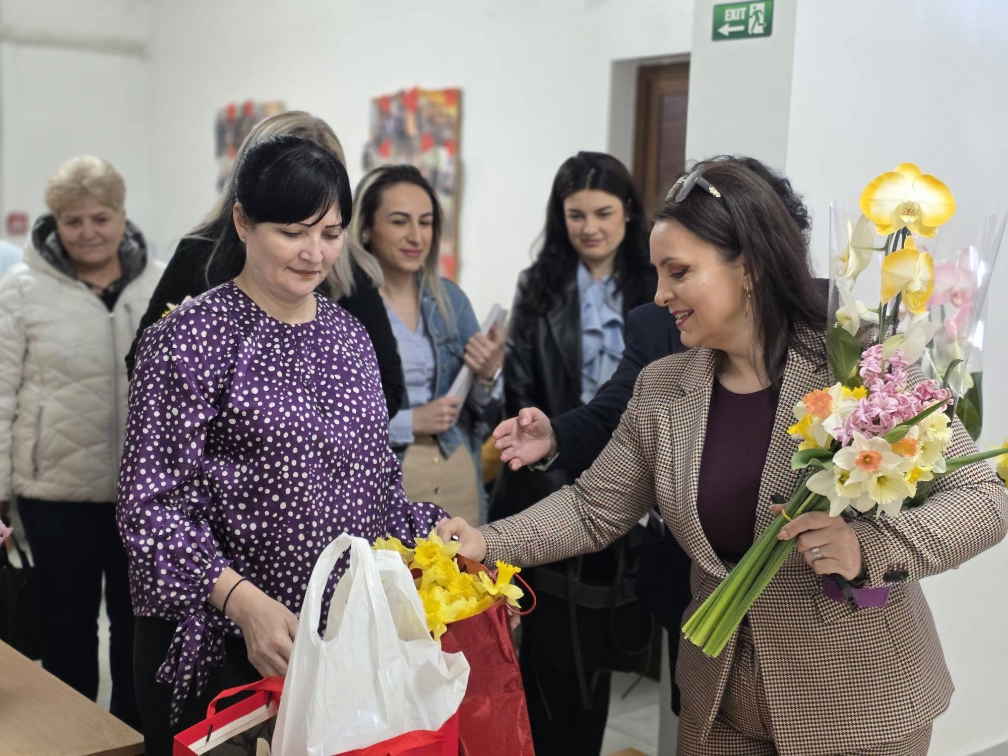 Campania „Adoptă un bunic” a început la Călărași: întâlniri emoționante între generații, la Căminul „Sf. Antim Ivireanul”