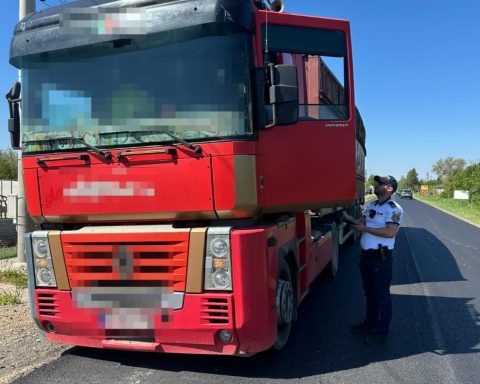 Camioanele și autobuzele, luate la verificări în județul Călărași. Poliția Rutieră a început acțiunea „TRUCK & BUS”