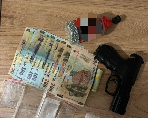 Tânăr de 25 de ani, cercetat pentru trafic de droguri de risc și mare risc. Procurorii DIICOT au cerut arestarea preventivă