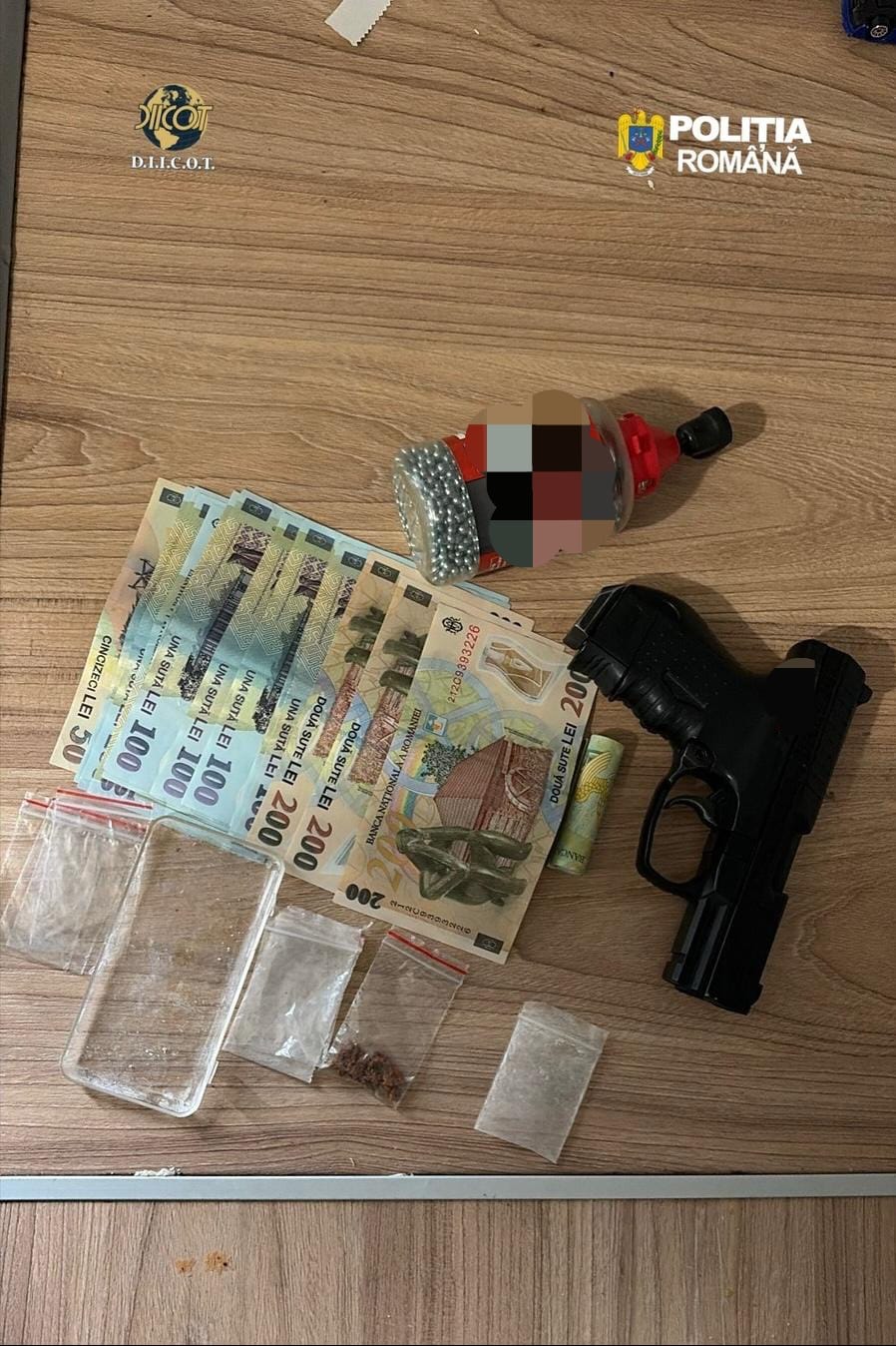 Tânăr de 25 de ani, cercetat pentru trafic de droguri de risc și mare risc. Procurorii DIICOT au cerut arestarea preventivă