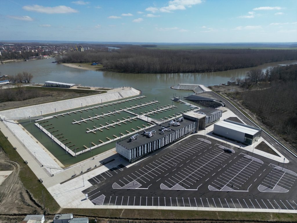 Portul are spații comerciale, dar nu și parcare pentru clienți. Ce explicație are directorului Administrației Portuare Călărași