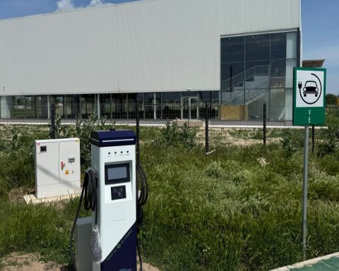 Două stații de încărcare pentru mașini electrice, aproape gata la Borcea. Primăria anunță finalizarea lucrărilor