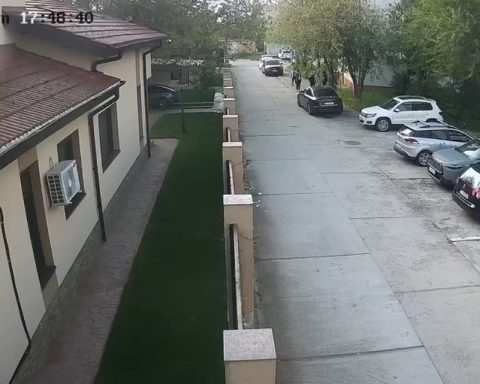 Un copil de 13 ani, tâlhărit în plină zi la Călărași. Amenințat cu cuțitul de alți copii, agresorii nu răspund penal